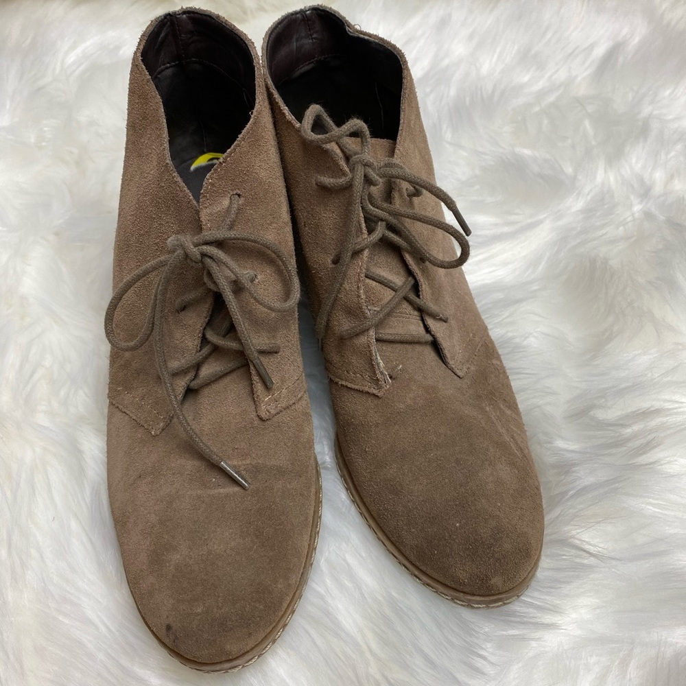 Franco Sarto Chukka Lace-Up Boots Booties Wedge Desert Sand Suede 9 GUC - Picture 3 of 9